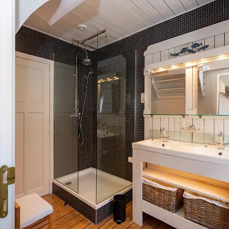 Seaside Charm & Privacy, Cleaning Included Holiday home *